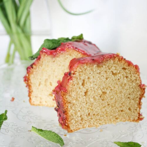 Vegan yoghurt cake met bosvruchten